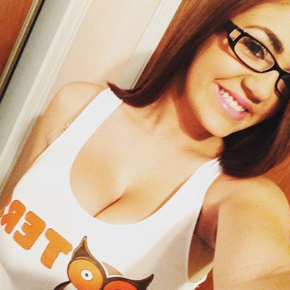 Meet your Posher, Kay - Picture 1 of 1